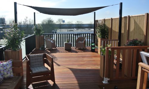 showroom dakterras Renoparts boven op industrieweg 13, Vianen